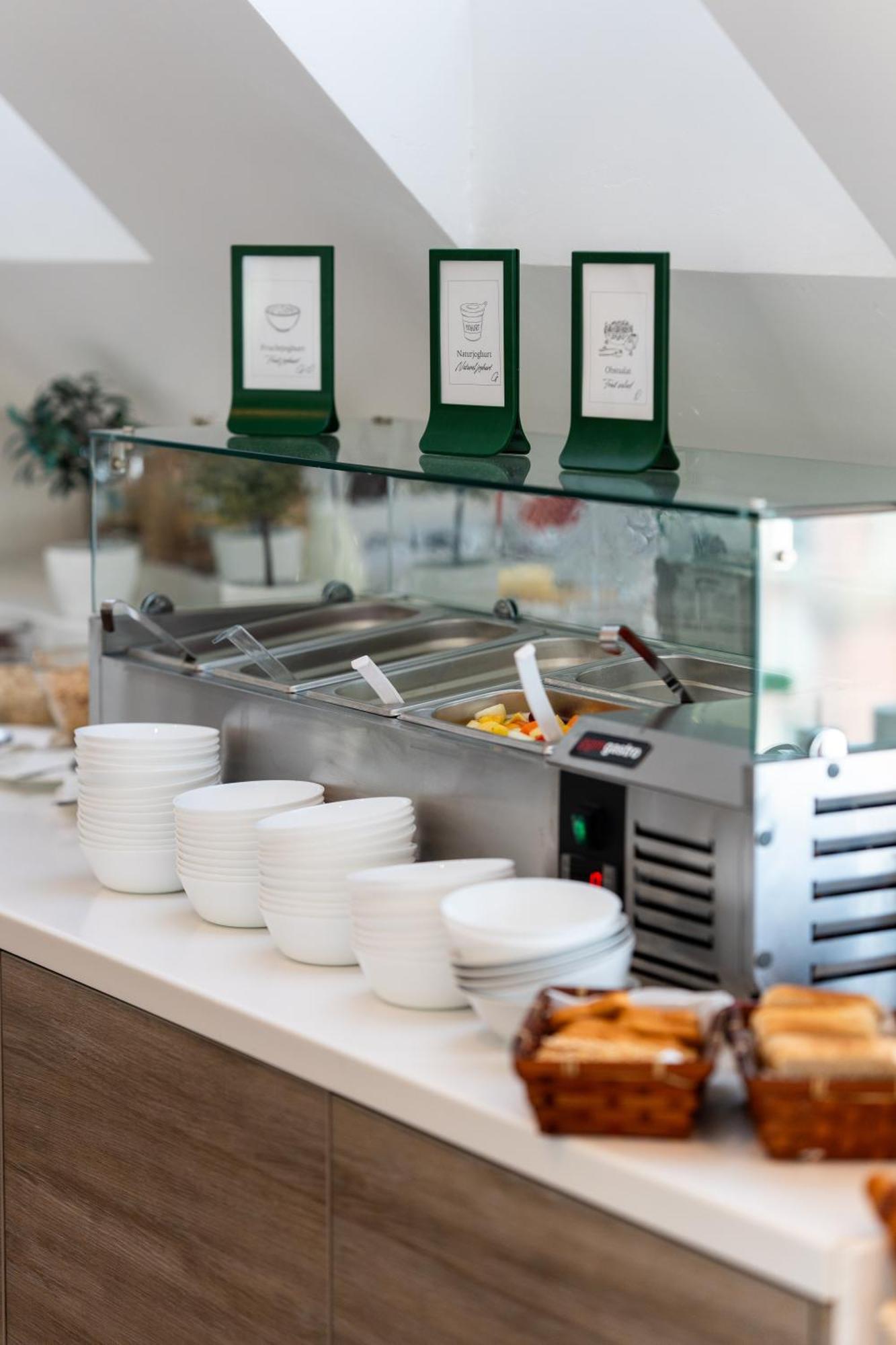 Design & Budget Hotel Wien Schoenbrunn Bagian luar foto